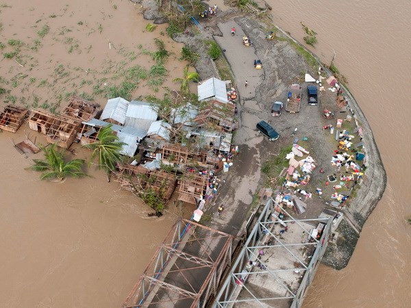 Cảnh ngập lụt ở miền Trung Philippines sau bão Haiyan.